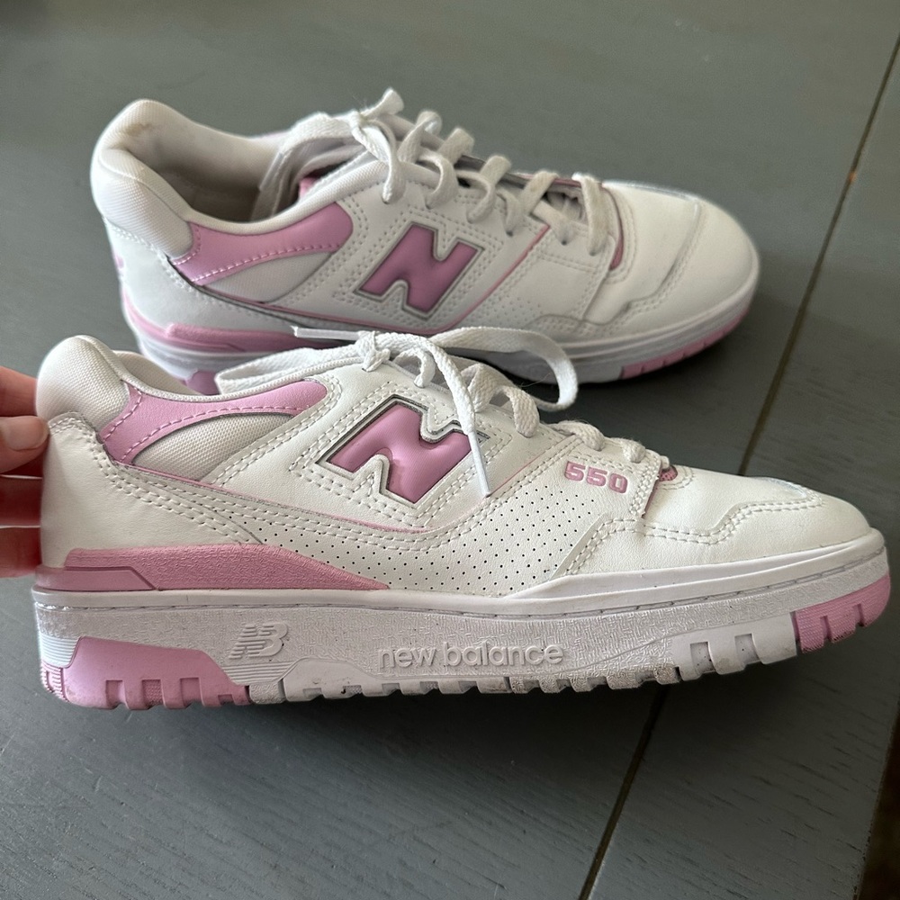 Pink New balance 550